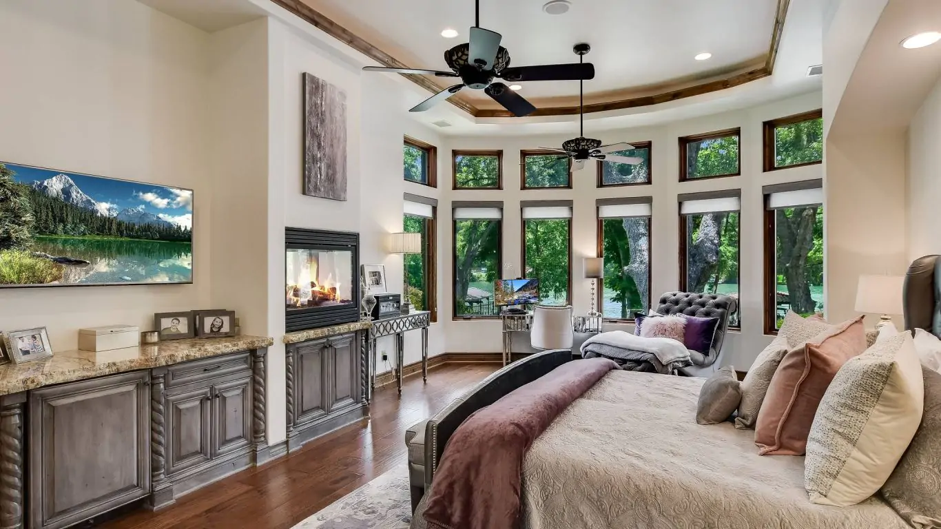 Villa Penelope | Austin