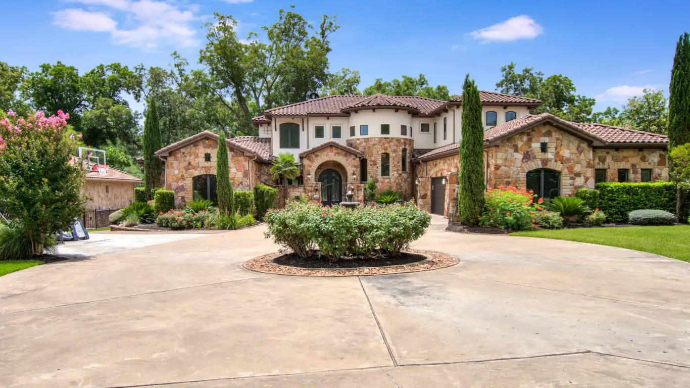 Villa Penelope | Austin