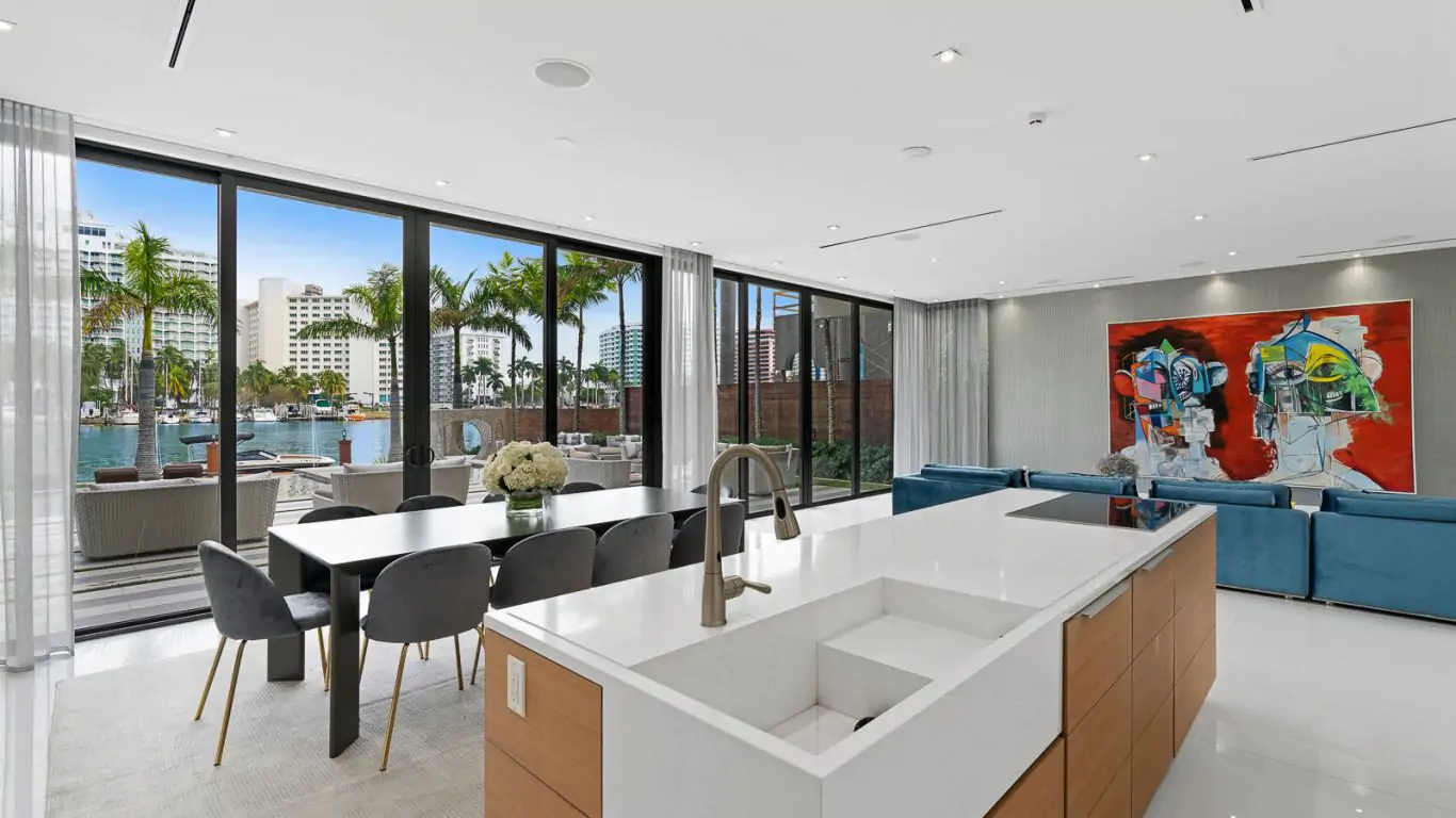 Villa Ailah | Miami