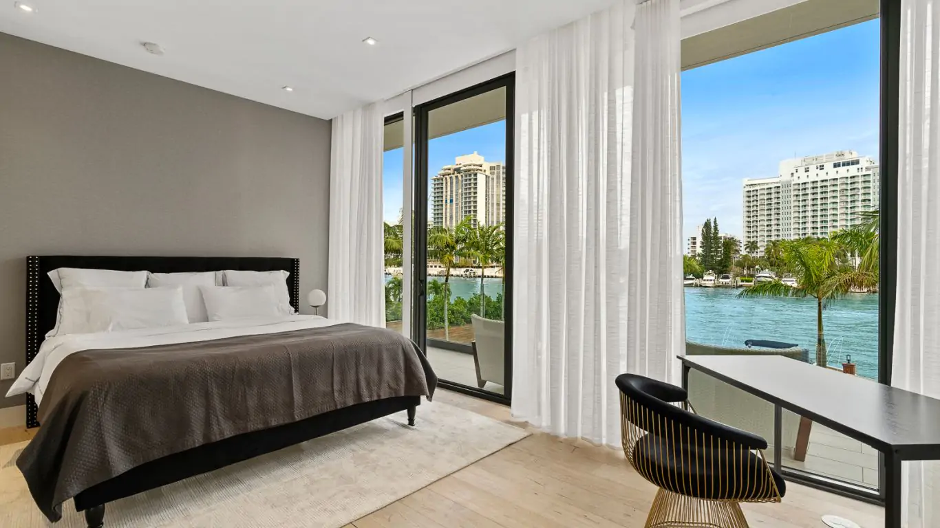 Villa Ailah | Miami
