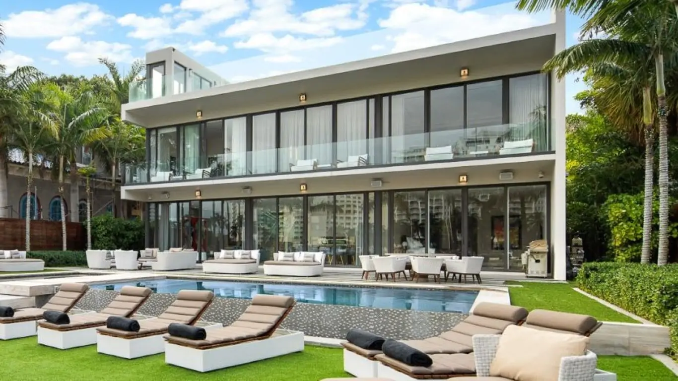 Villa Ailah | Miami