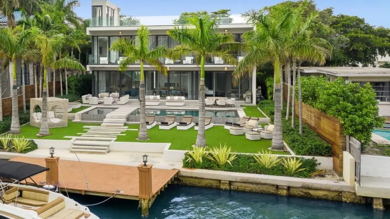 Villa Ailah | Miami
