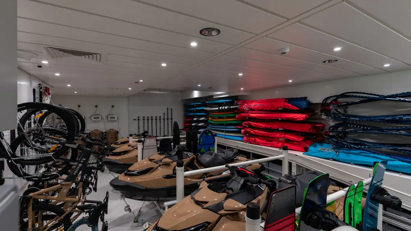 La Datcha Expedition Yacht 252 | Yachts