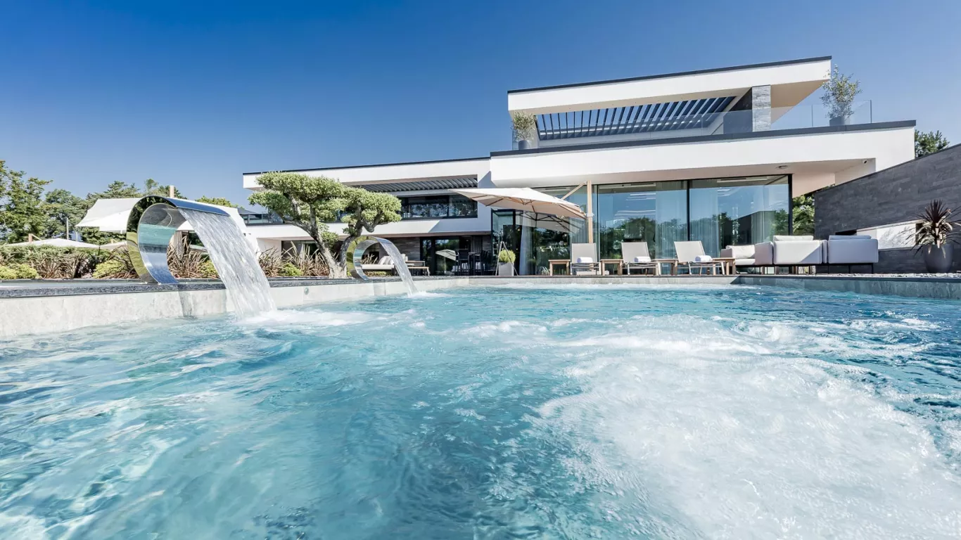 Ultima Geneva Grand Villa | Geneva