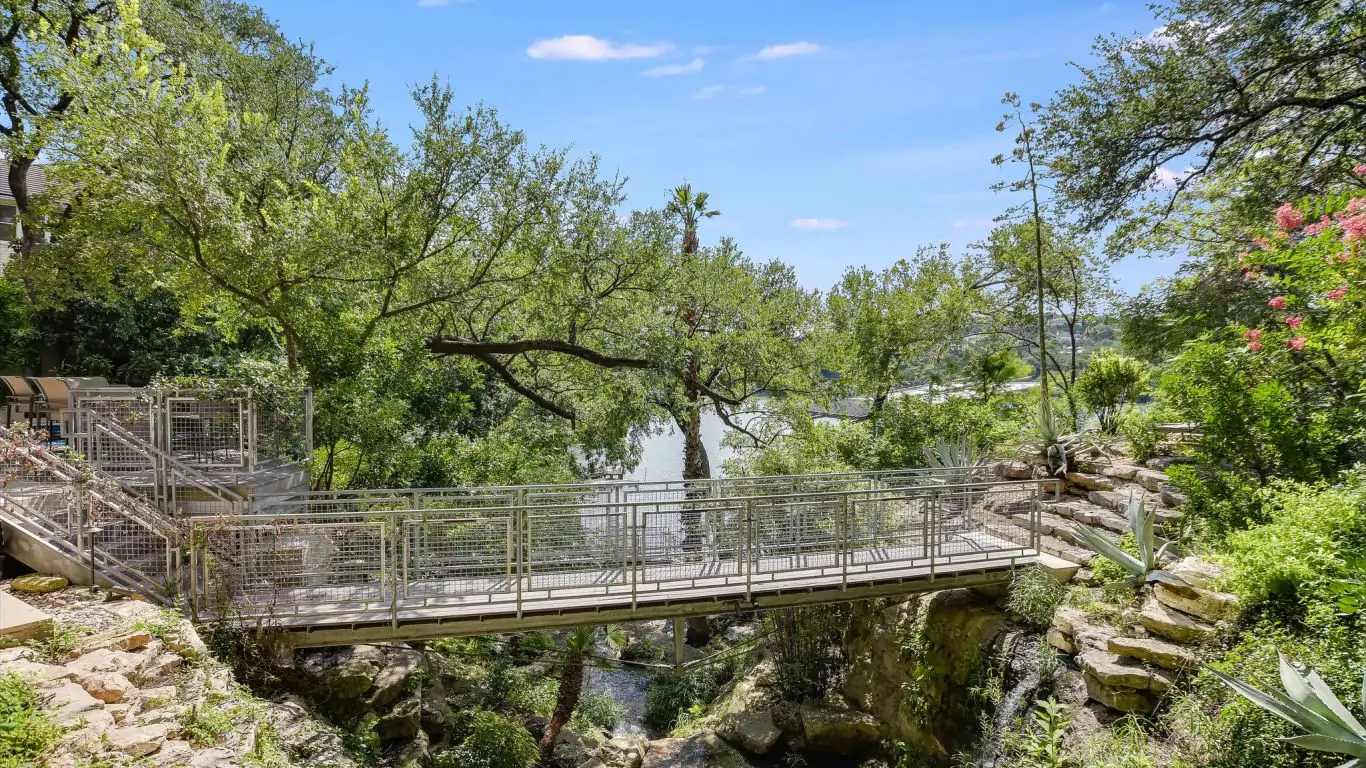 Villa Ofelia | Austin