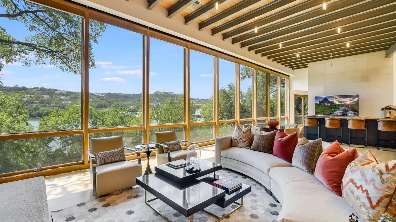 Villa Ofelia | Austin