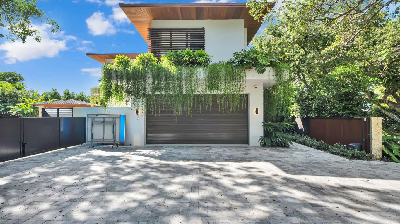 Villa Delphis | Miami