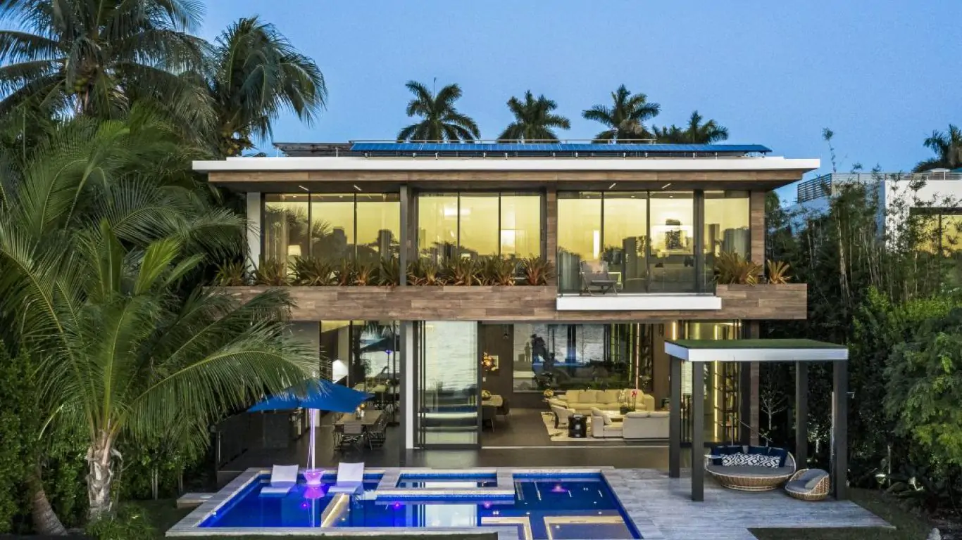 Villa Lora | Miami