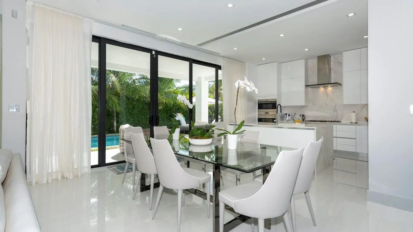 Villa Neva | Miami