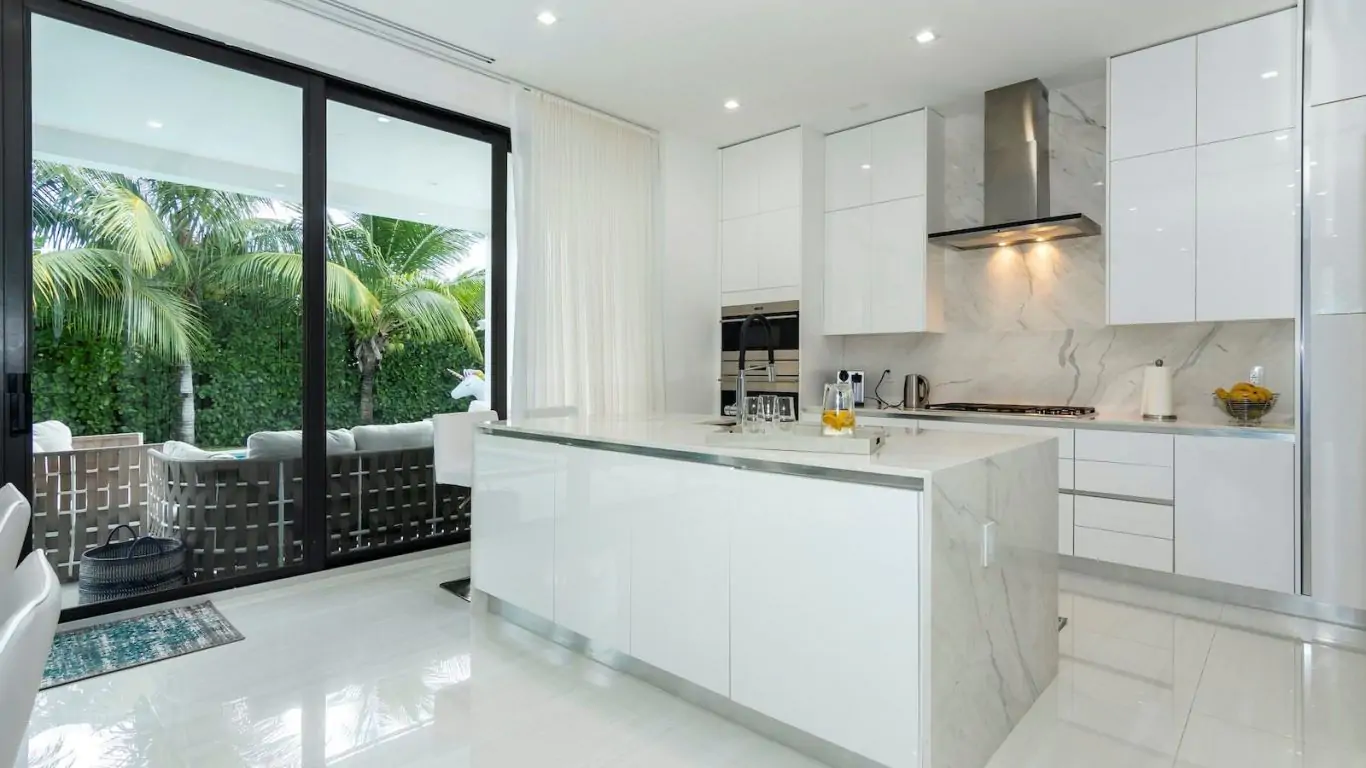 Villa Neva | Miami
