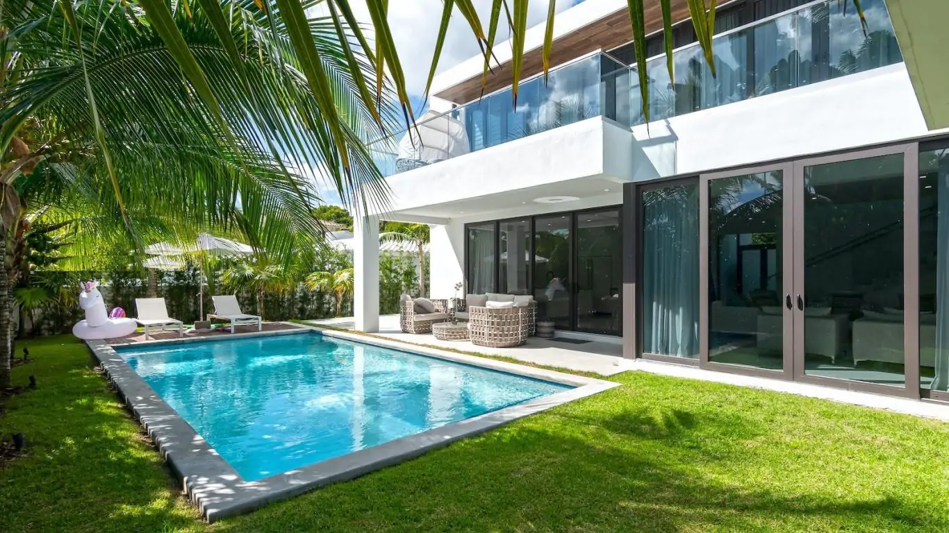 Villa Neva | Miami