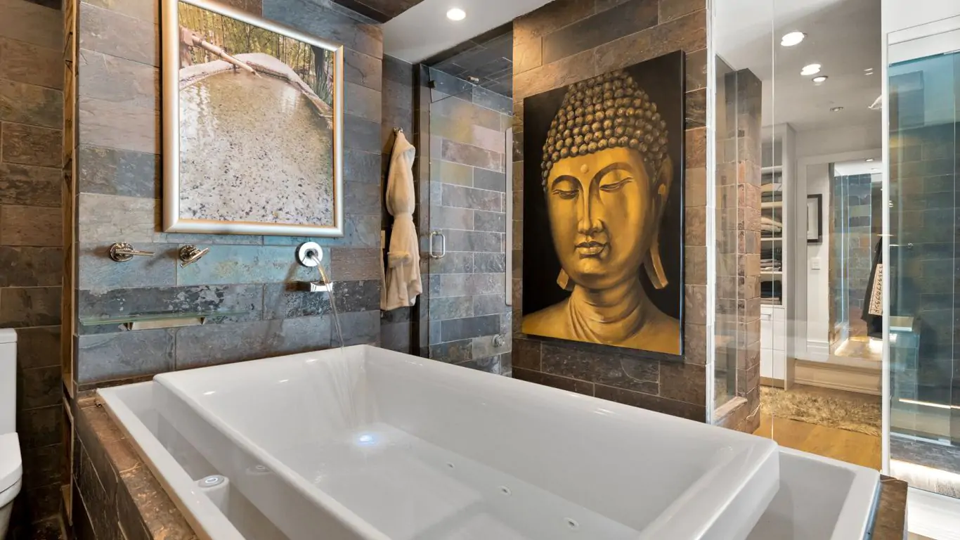 Penthouse Loki | Toronto