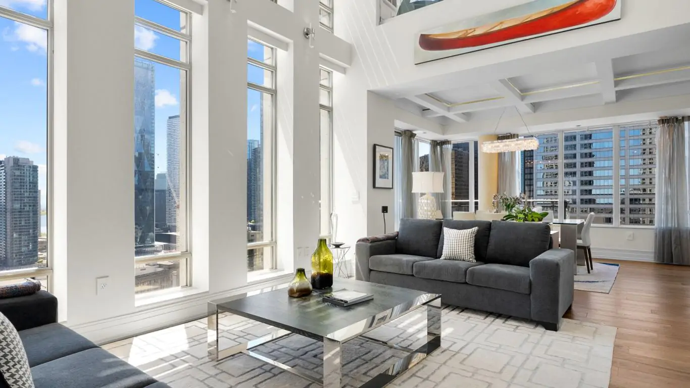 Penthouse Loki | Toronto