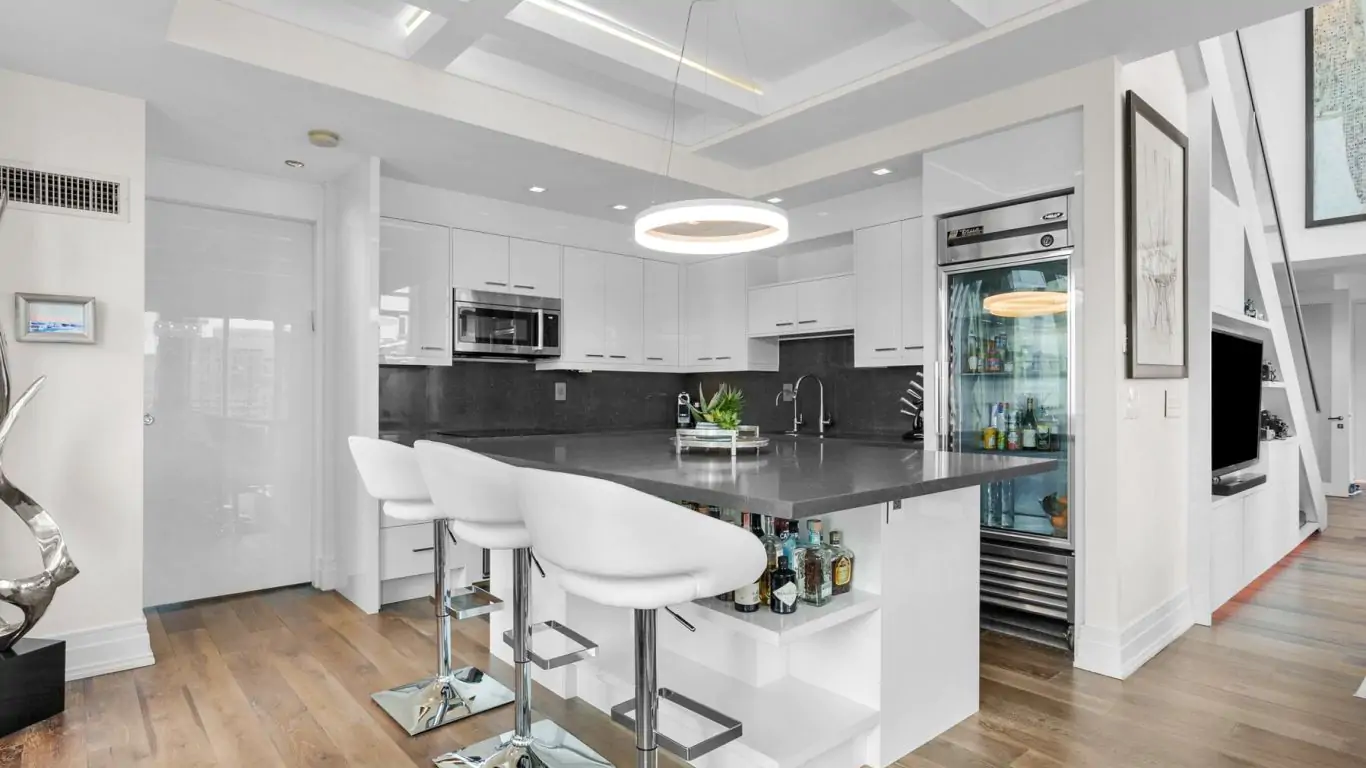 Penthouse Loki | Toronto