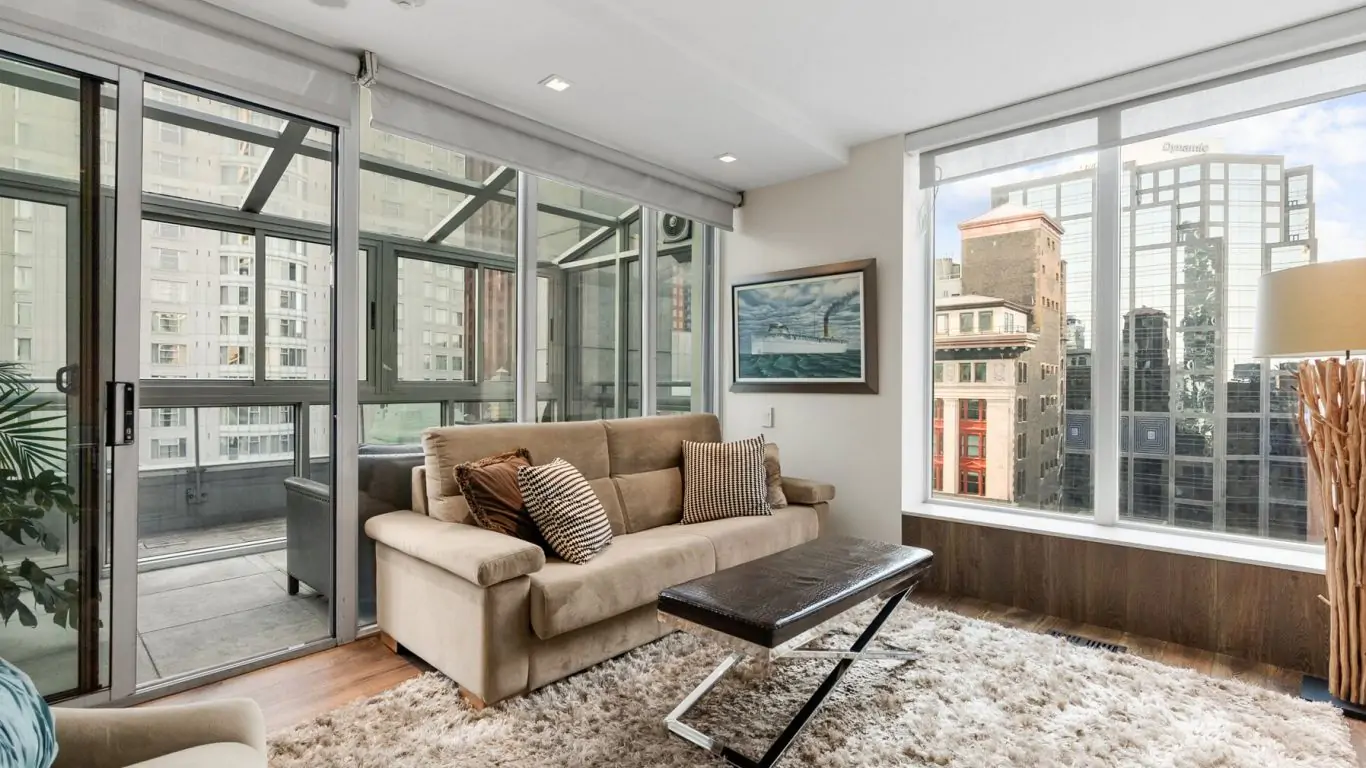 Penthouse Loki | Toronto