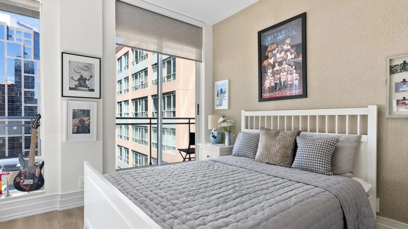 Penthouse Loki | Toronto