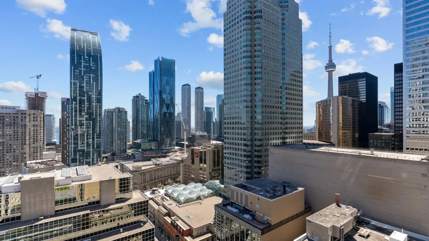 Penthouse Loki | Toronto