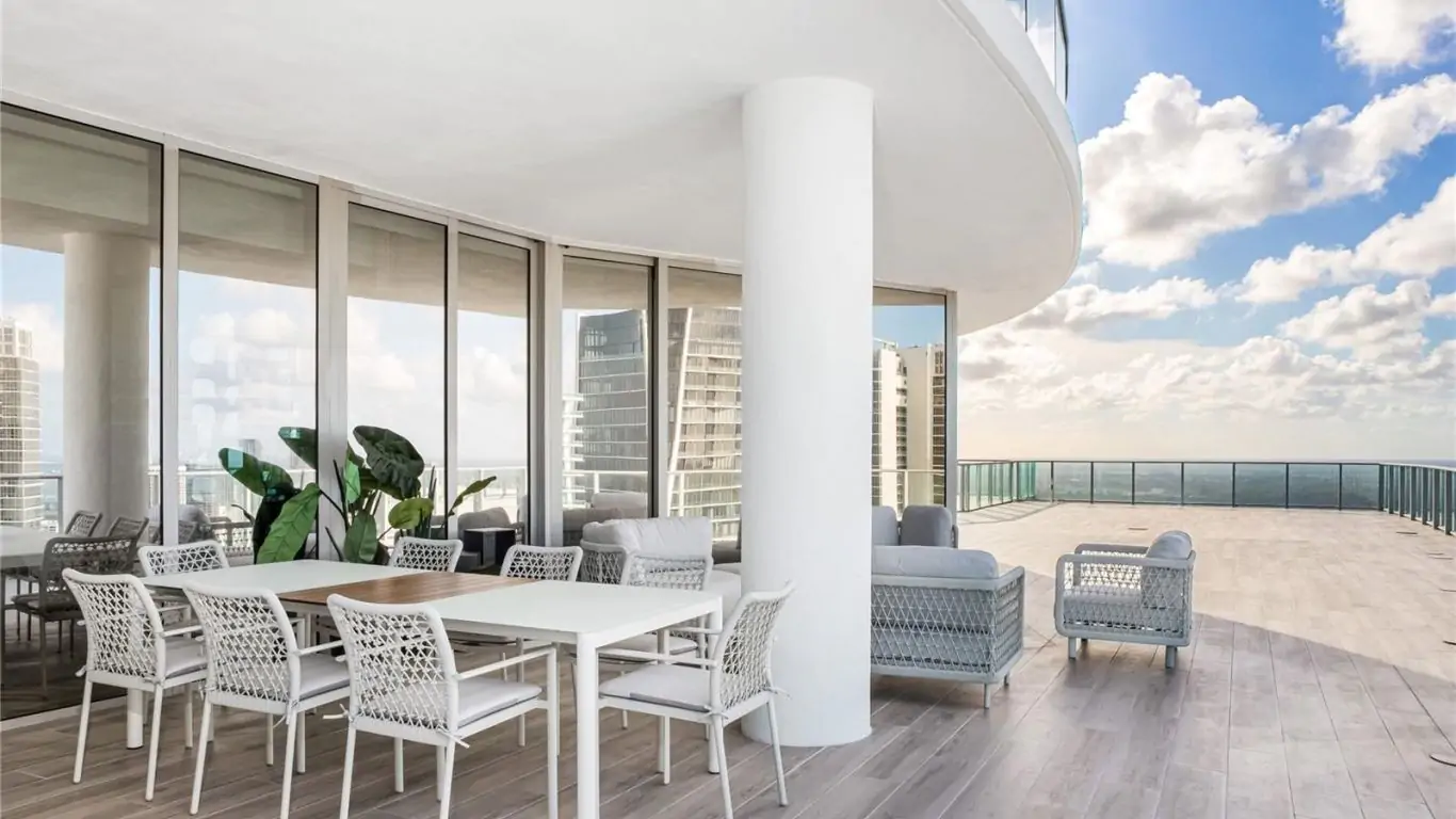 Penthouse Paramount One | Miami