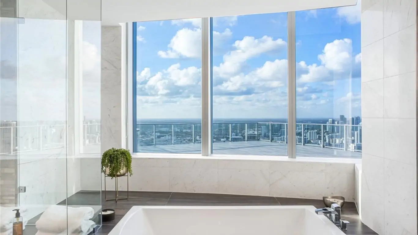 Penthouse Paramount One | Miami