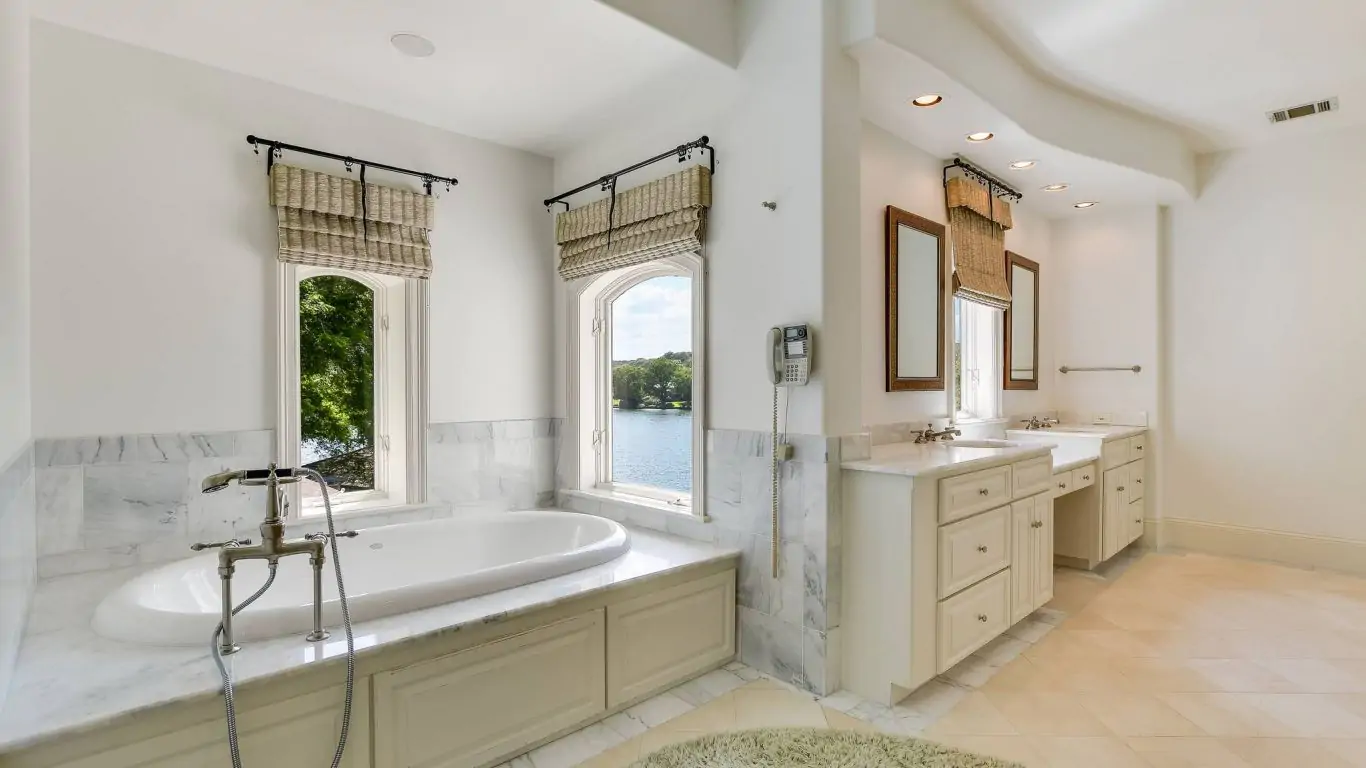 Villa Shaneena | Austin