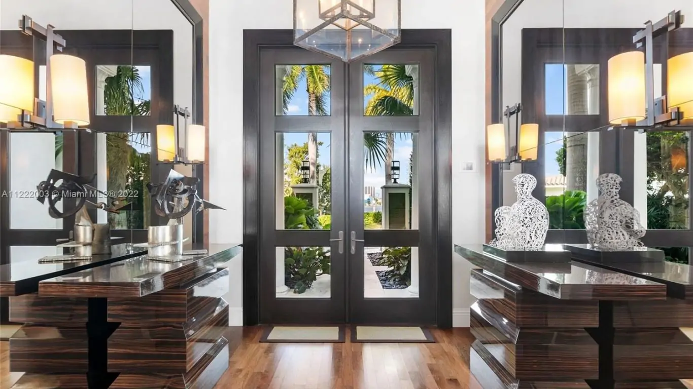 Villa Nessie | Miami