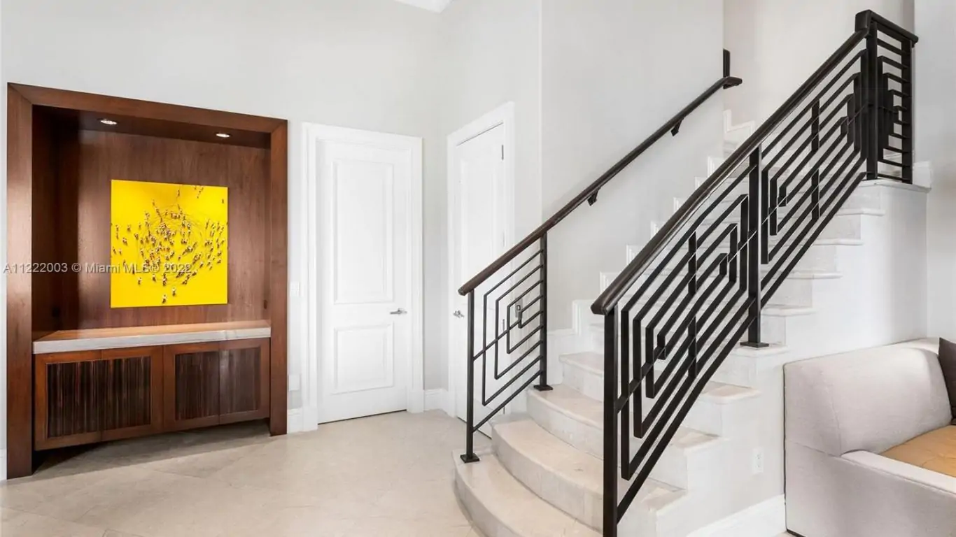 Villa Nessie | Miami