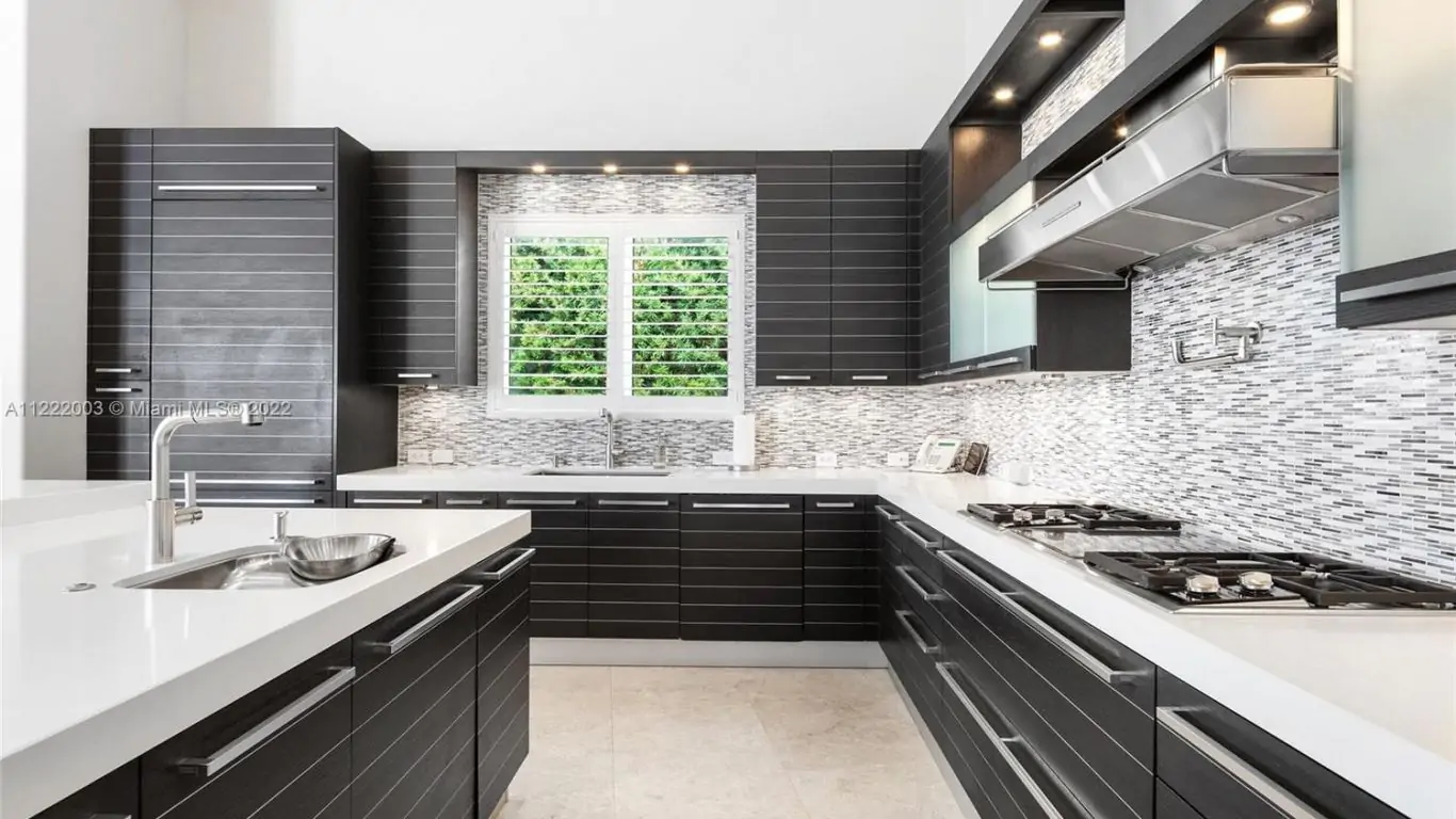 Villa Nessie | Miami