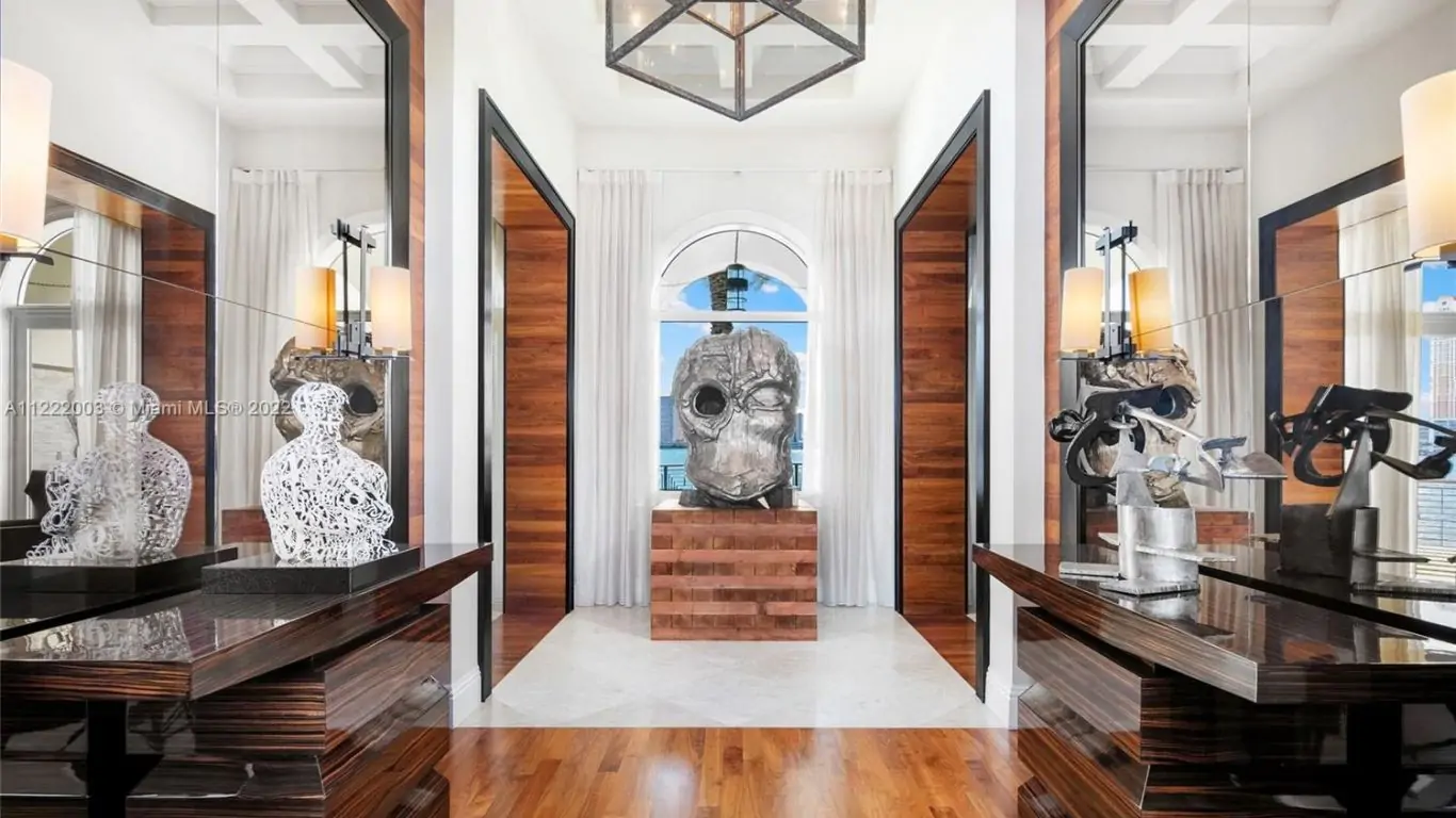 Villa Nessie | Miami