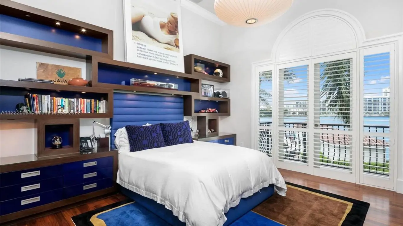 Villa Nessie | Miami