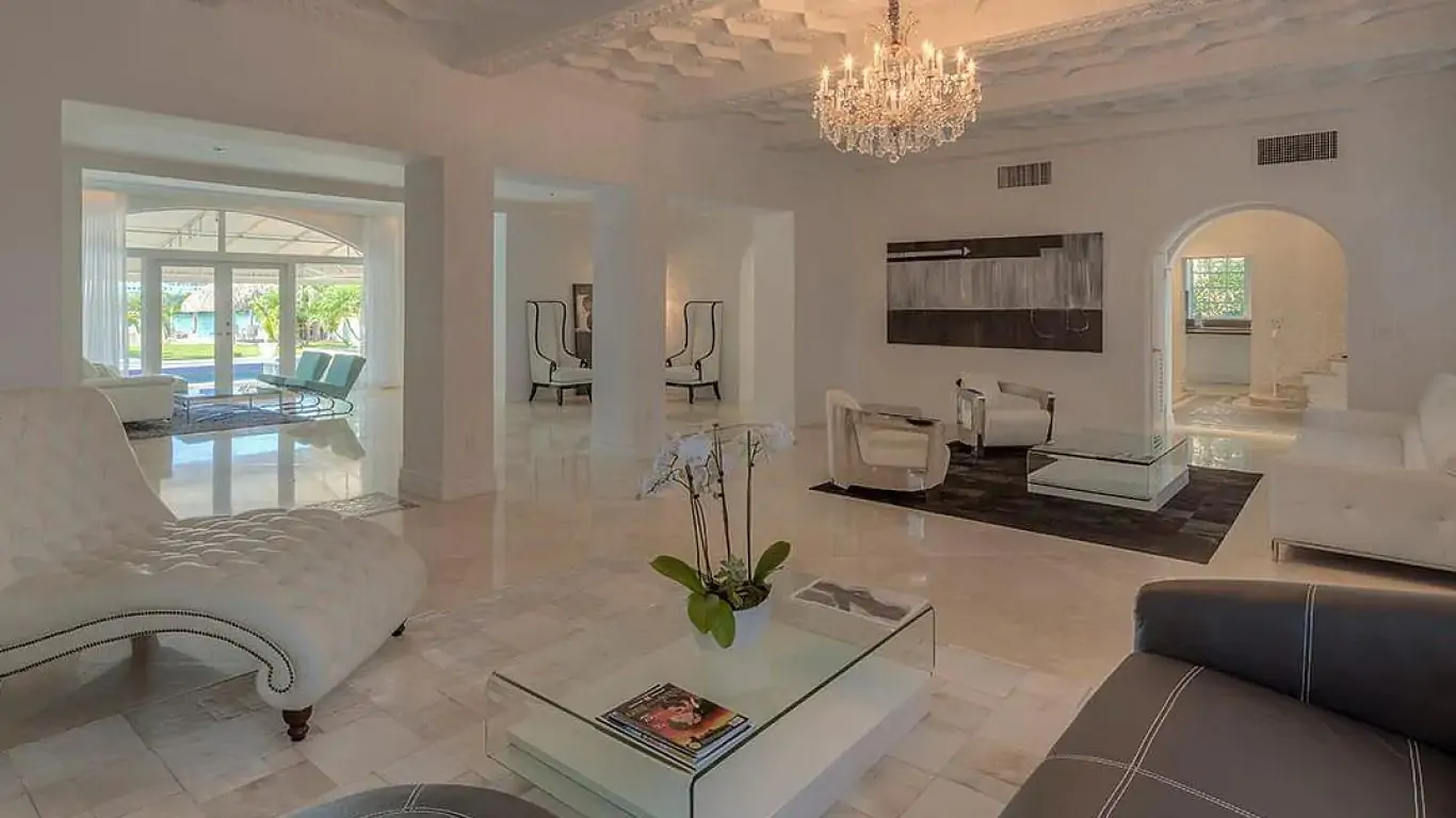 Villa Paulina | Miami