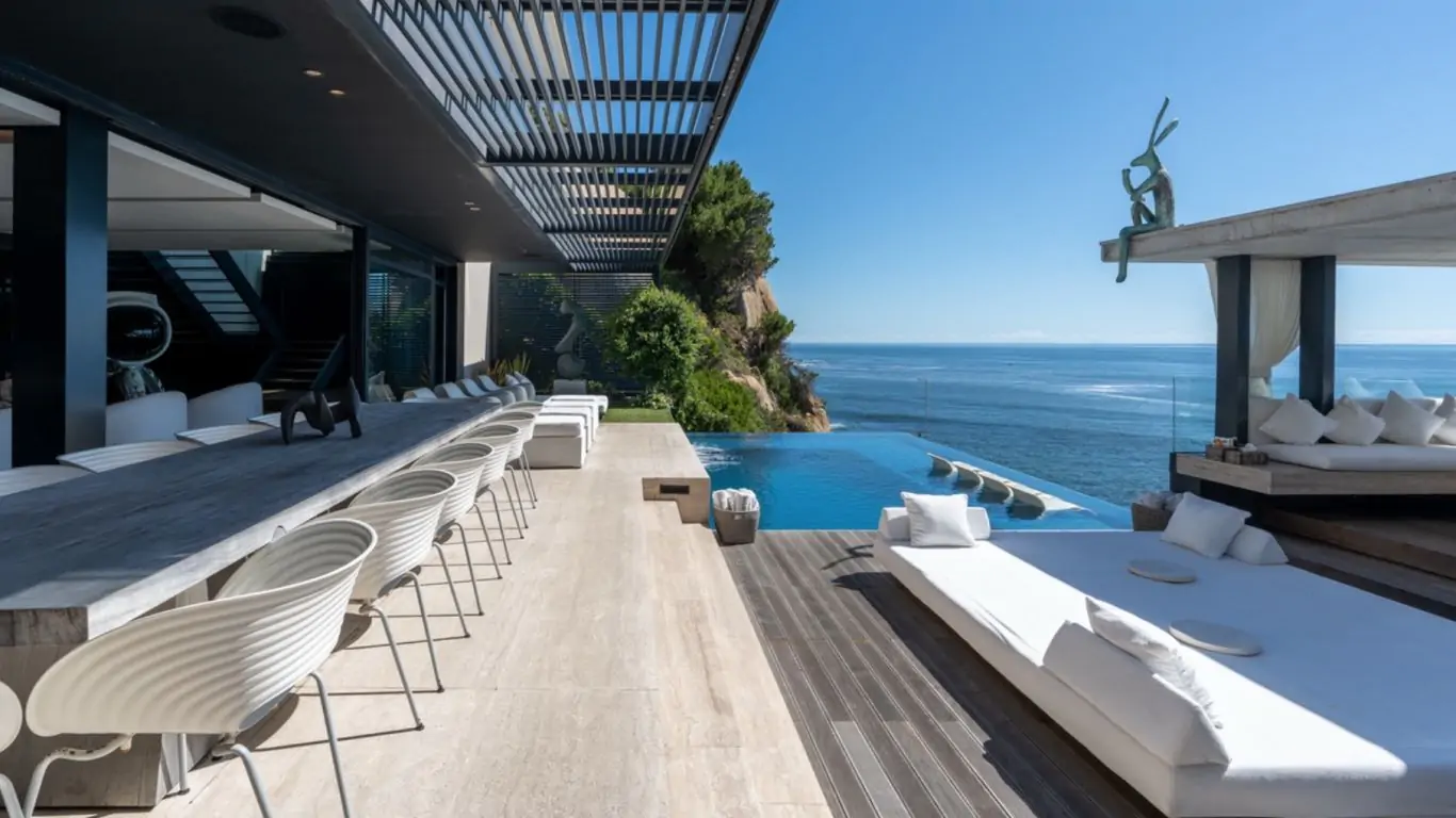 Villa Mwanzoleo | Cape Town