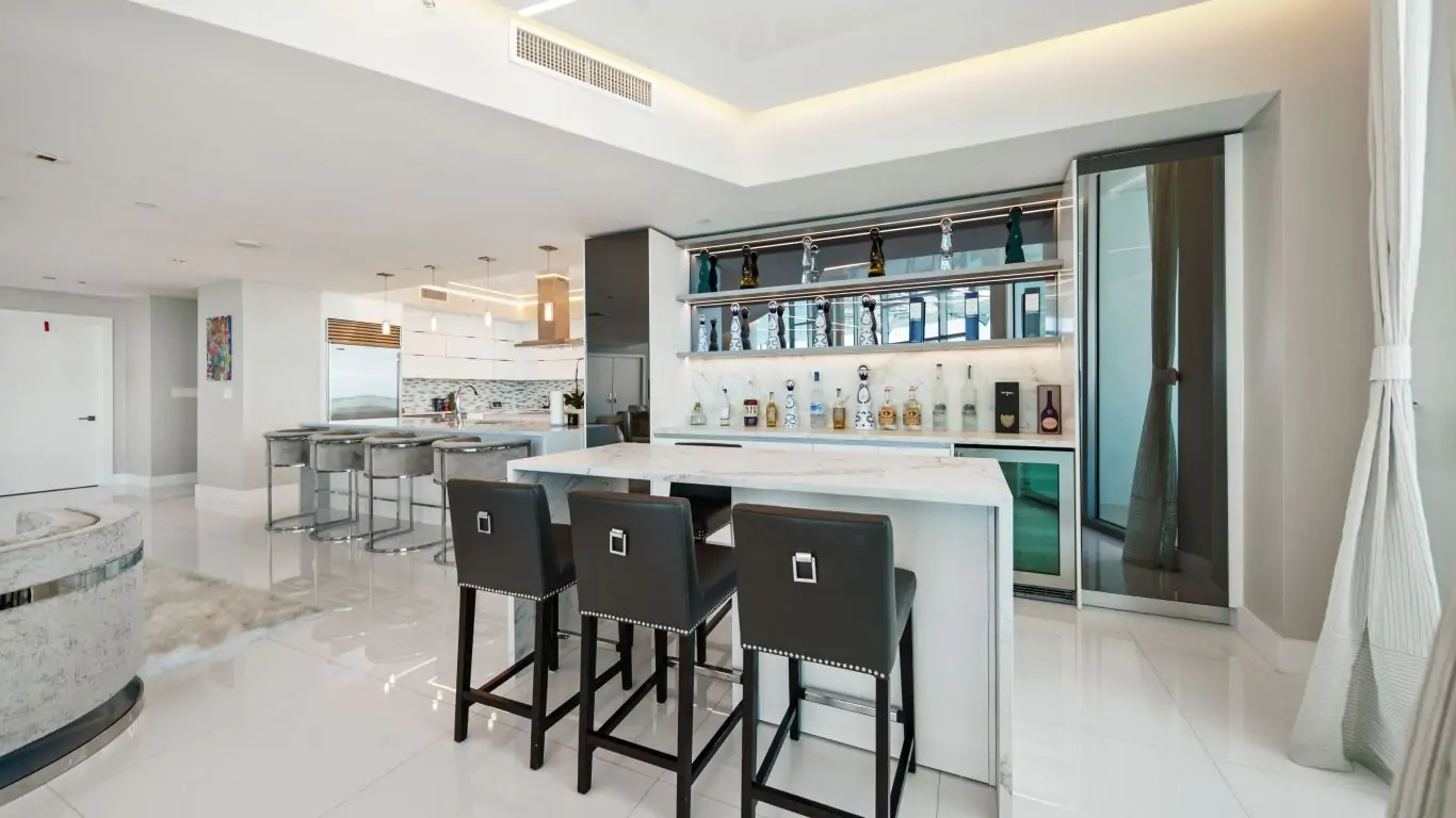 Penthouse Theo | Miami