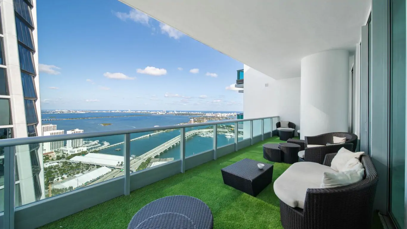 Penthouse Theo | Miami