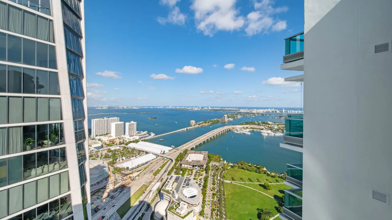 Penthouse Theo | Miami