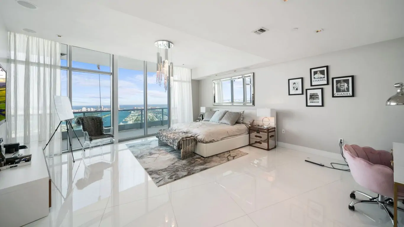 Penthouse Theo | Miami