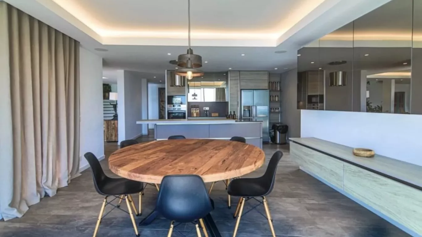 Villa Serangan | Monaco