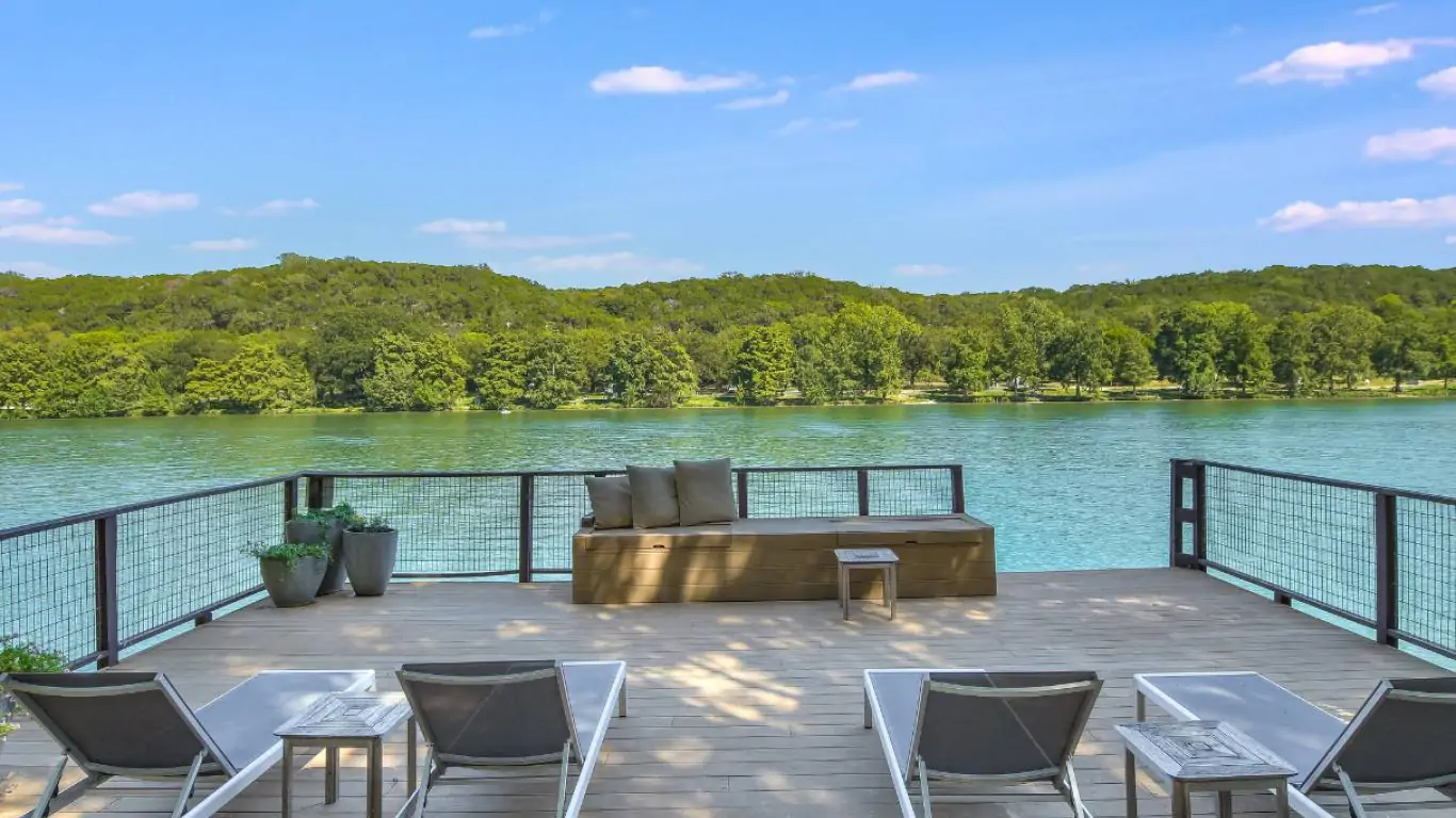 Villa Sylvia | Austin