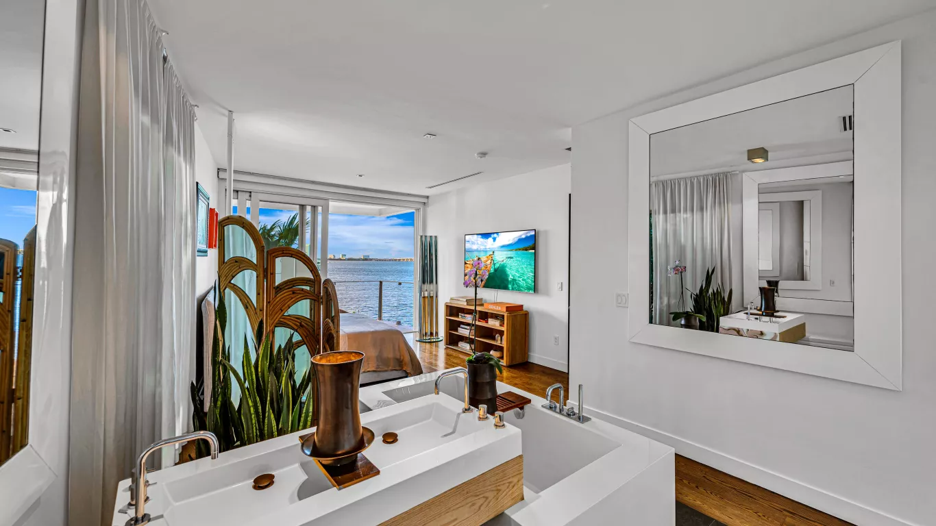 Villa Corra | Miami