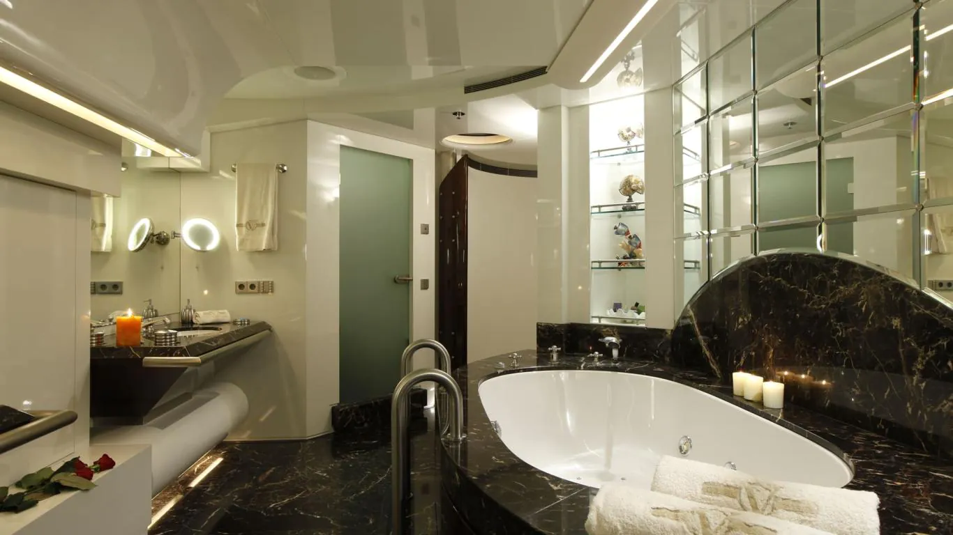 Yacht Vera 171 | Yachts