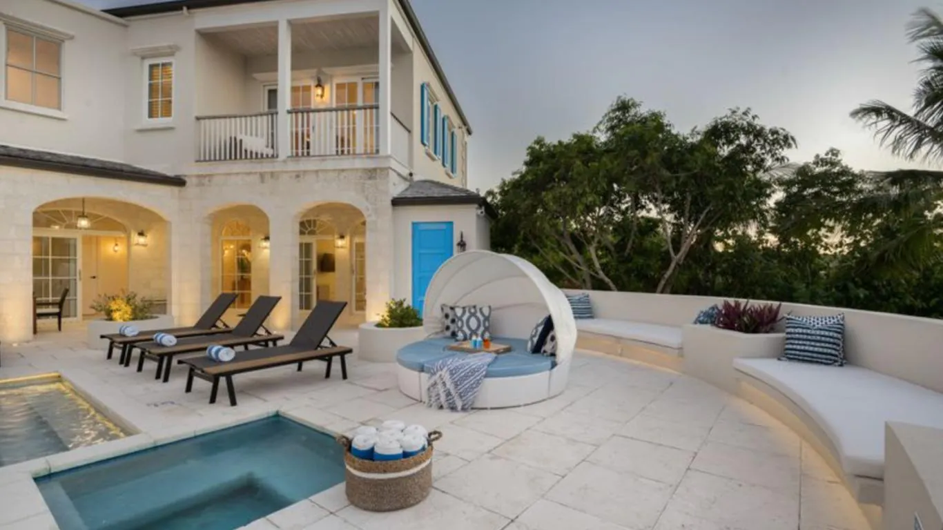 Lizard Lounge | Turks and Caicos