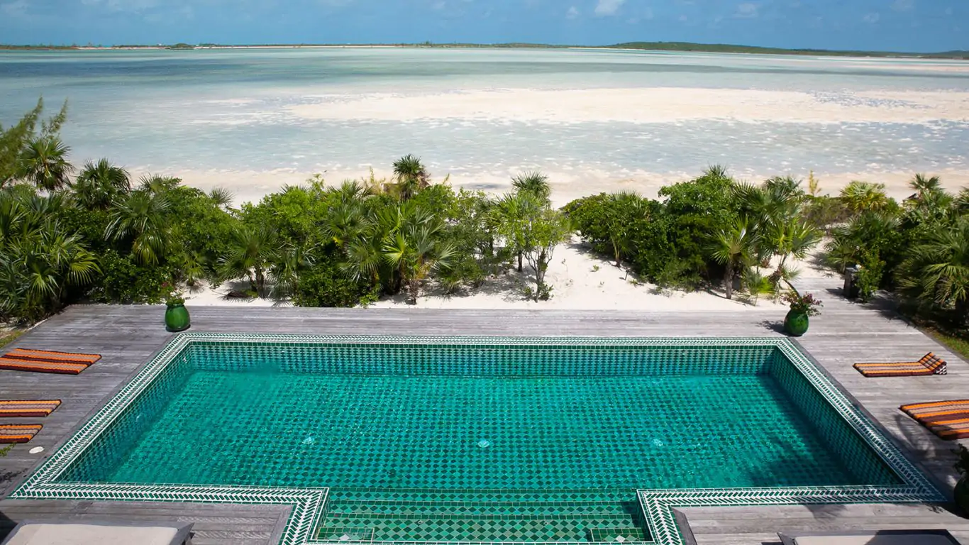 L Hacienda | Bahamian Islands