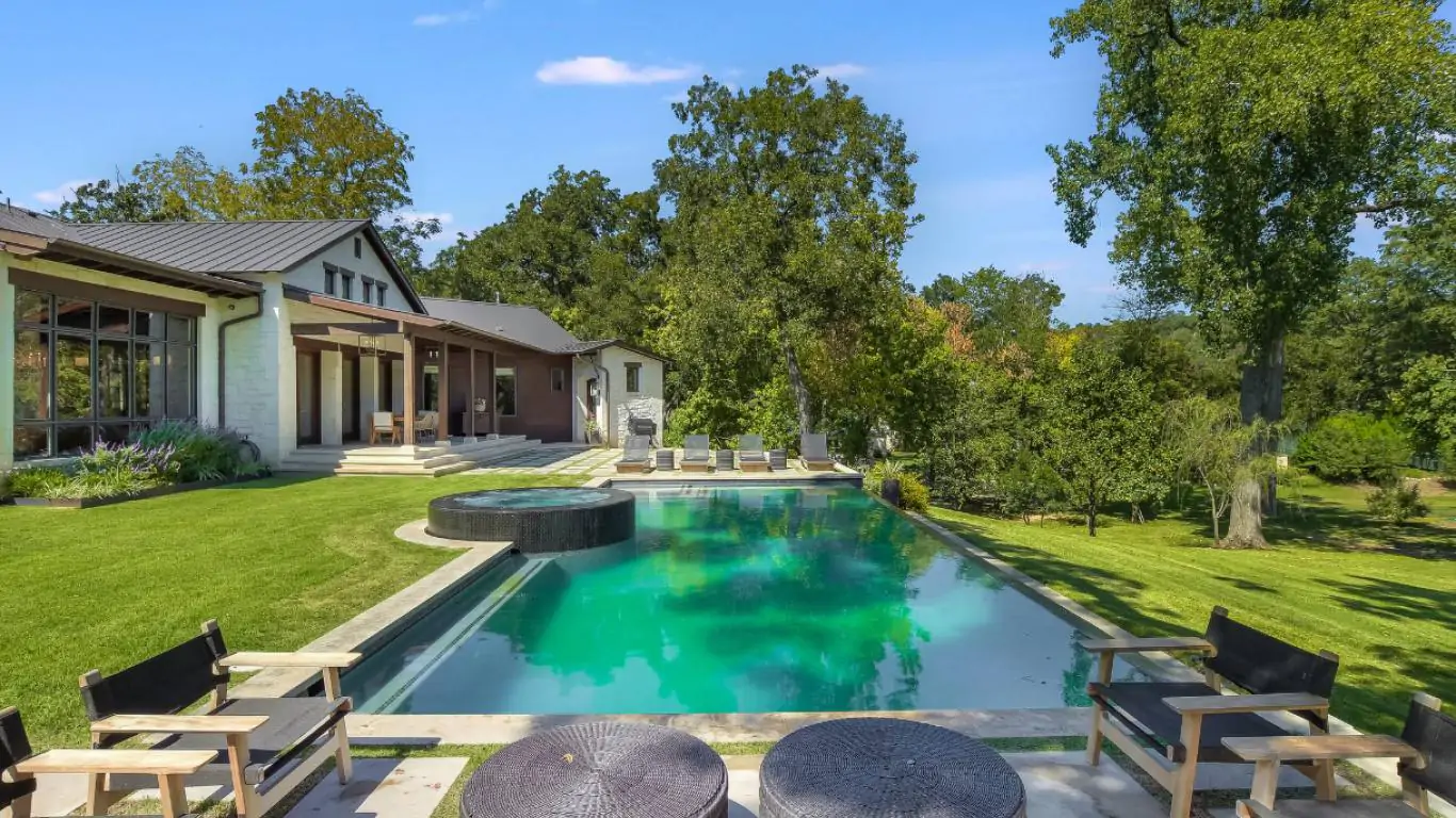 Villa Sylvia | Austin