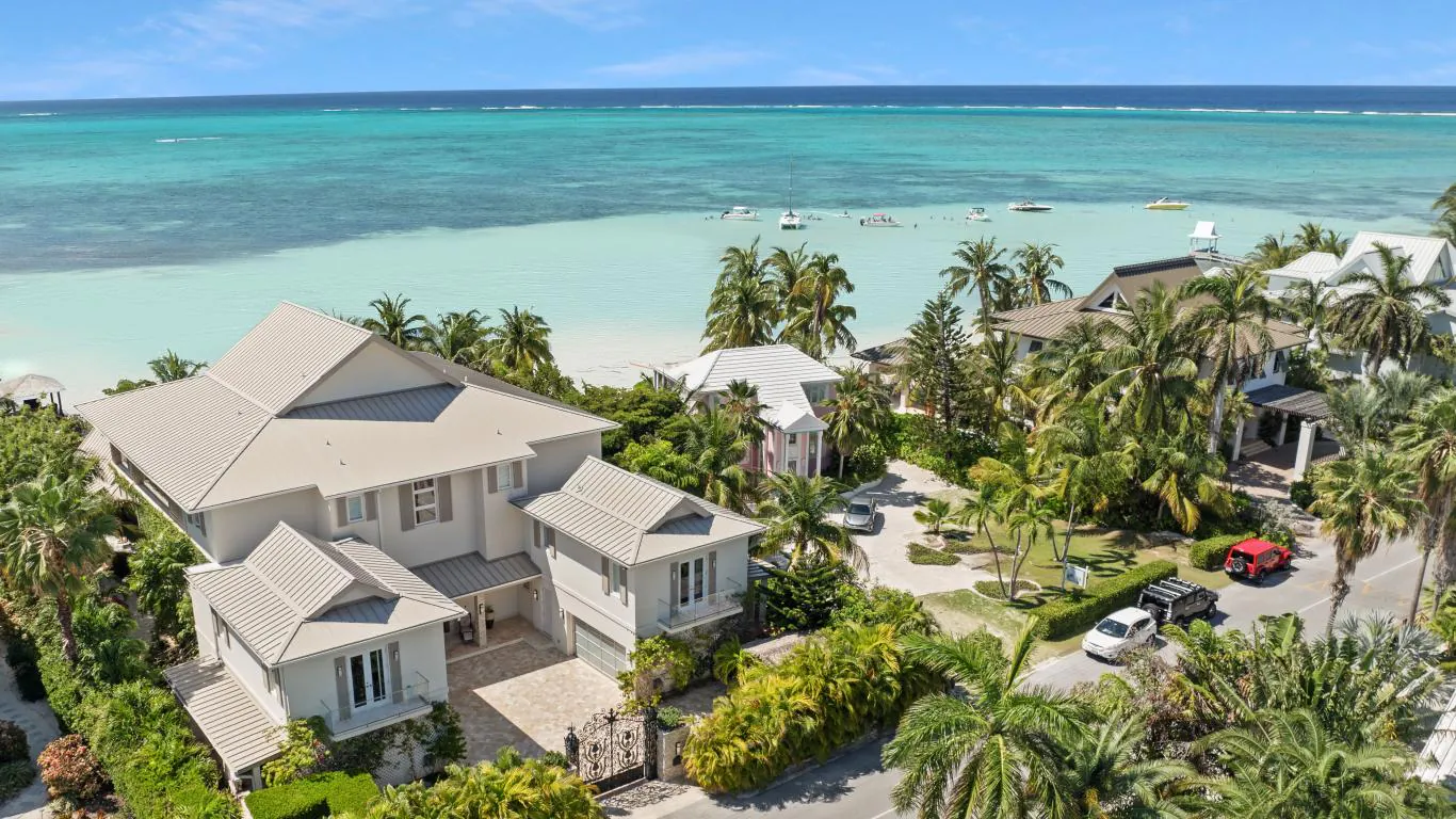 Villa Paradis Sur Mer | Cayman Islands