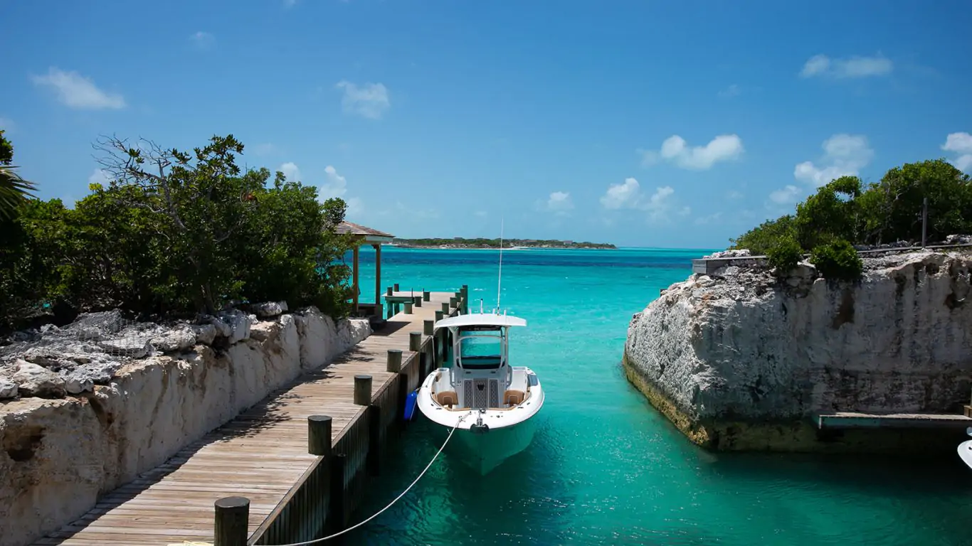 L Hacienda | Bahamian Islands