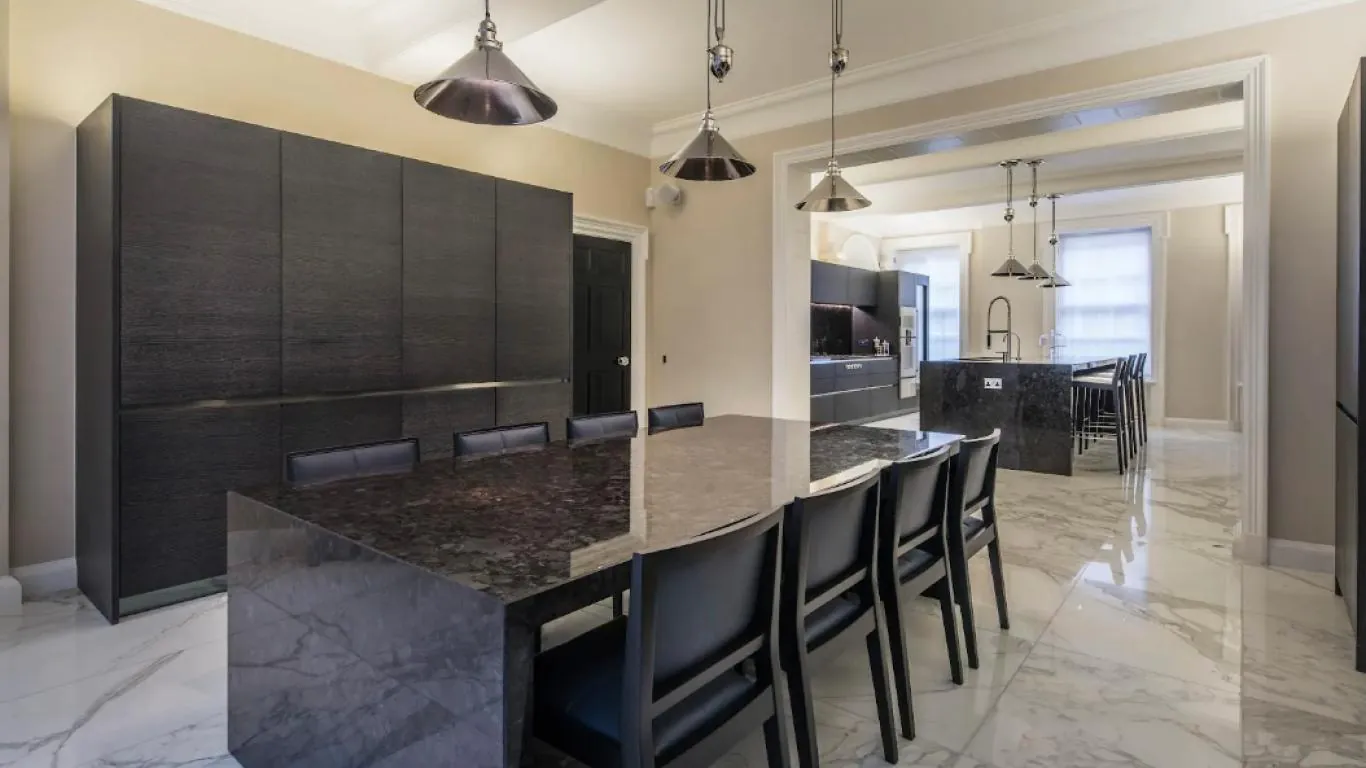 Townhouse Nevaeh | London