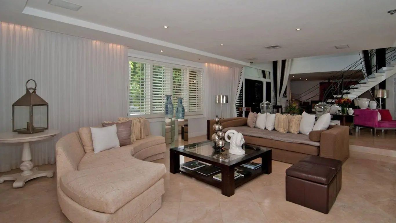 Villa Leighton | Miami