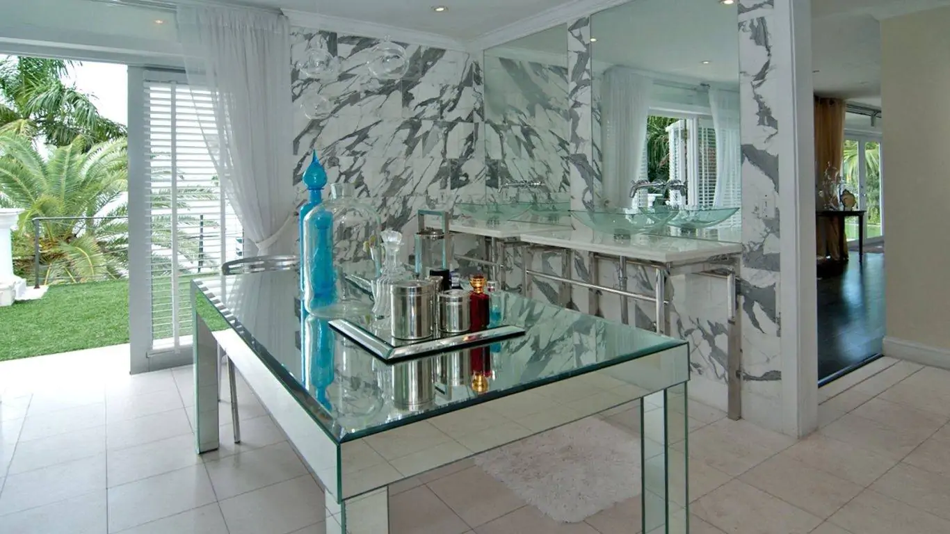 Villa Leighton | Miami