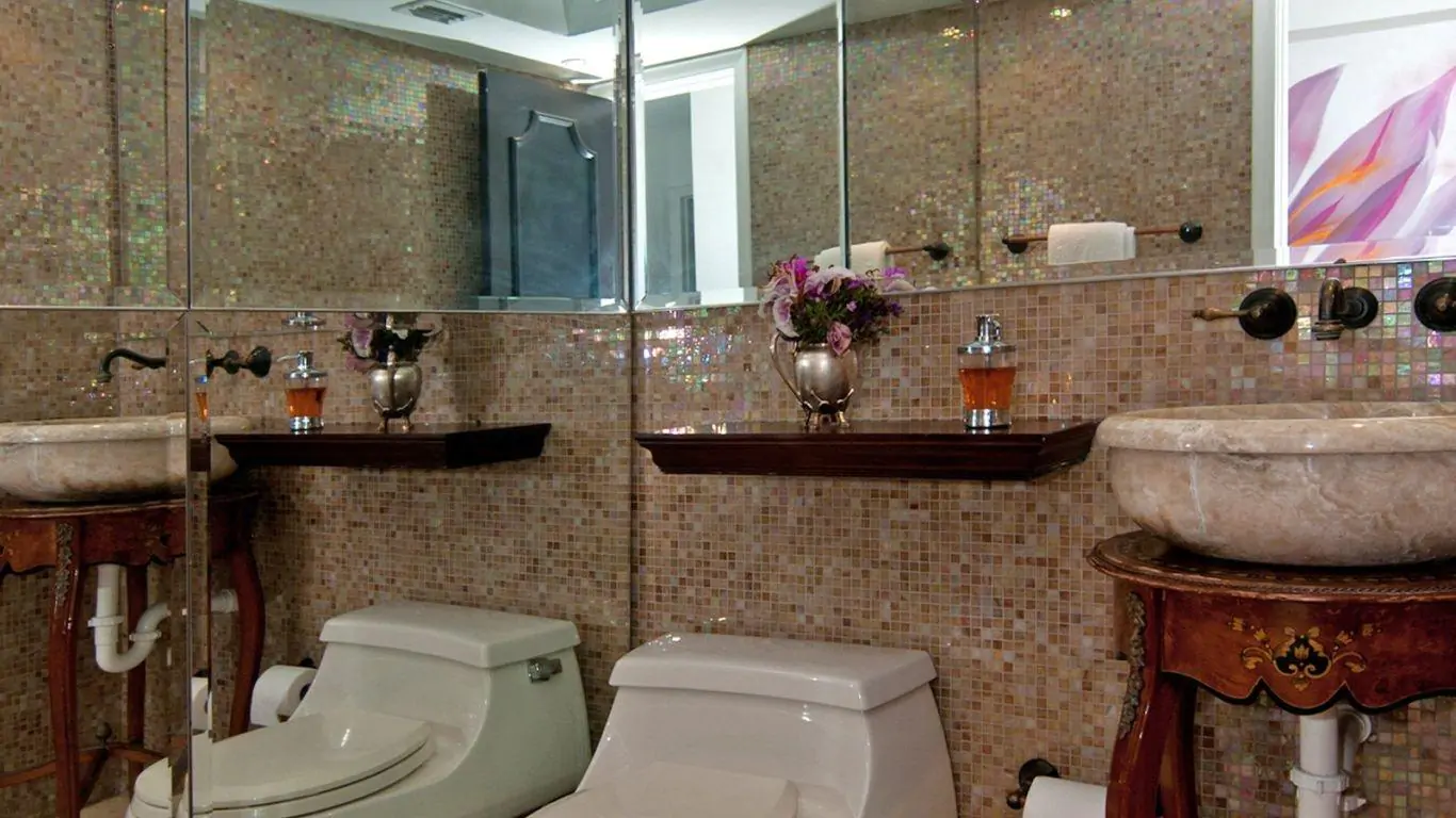 Villa Leighton | Miami