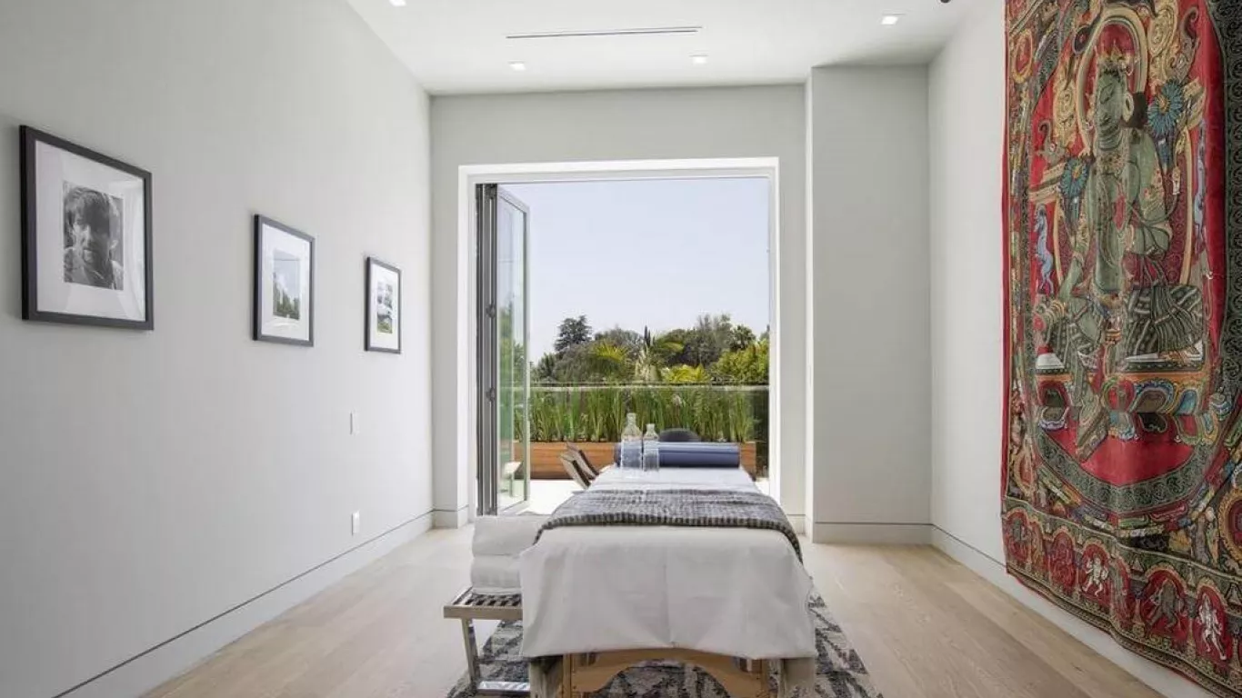Villa Ninel | Los Angeles