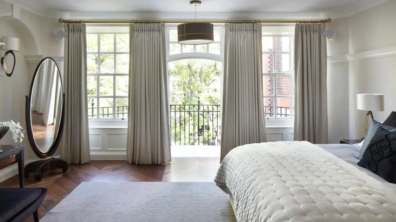 Townhouse Nevaeh | London